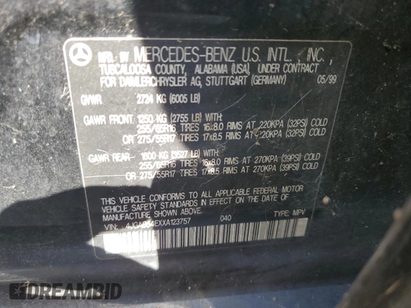 1999 Mercedes-Benz M 320/430/500 z VIN 4JGAB54EXXA123757, wystawiony jako Copart lot #81432384 z przebiegiem 135 174 mil mil oraz Czysty tytuł • Clean title. Historia ofert i sprzedaży dostępna na DreamBid. Obrazek 12.