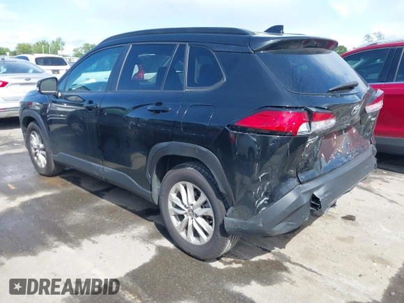 2022 Toyota Corolla Cross LE z VIN 7MUCAAAG8NV037030, wystawiony jako IAAI lot #42014483 z przebiegiem 39 146 mil mil oraz . Historia ofert i sprzedaży dostępna na DreamBid. Obrazek 3.