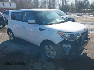 2014 Kia Soul with VIN KNDJN2A2XE7065325, listed as a IAAI auction lot 41751585 with 161,937 mi miles. Bid and sale history available at carsss.com. Image 1.