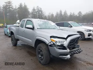 2017 Toyota Tacoma SR z VIN 5TFSX5EN9HX050176, wystawiony jako IAAI lot #42187664 z przebiegiem 82 679 mil mil oraz . Historia ofert i sprzedaży dostępna na DreamBid. Obrazek 1.