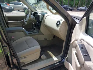 2006 Ford Explorer XLT z VIN 1FMEU73E36UB70375, wystawiony jako IAAI lot #42460992 z przebiegiem 177 637 mil mil oraz . Historia ofert i sprzedaży dostępna na DreamBid. Obrazek 5.