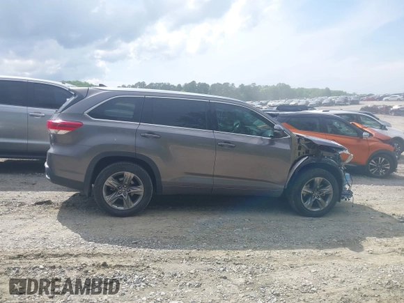 2019 Toyota Highlander Limited with VIN 5TDDZRFH9KS711575, listed as a IAAI auction lot 42102945 with 33,899 mi miles and . Bid and sale history available at DreamBid. Image 13.
