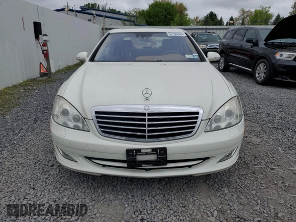 2008 Mercedes-Benz S 550 z VIN WDDNG86X38A207840, wystawiony jako Copart lot #57403945 z przebiegiem 132 025 mil mil oraz Czysty tytuł • Clean title. Historia ofert i sprzedaży dostępna na DreamBid. Obrazek 5.