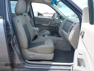 2008 Ford Escape XLT with VIN 1FMCU93128KA42482, listed as a IAAI auction lot 41979106 with 292,130 mi miles. Bid and sale history available at carsss.com. Image 5.