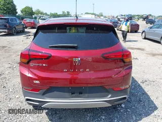 2024 Buick Encore GX Preferred с VIN KL4AMCSL7RB199805, выставлен на аукционе IAAI как лот 42562166 с пробегом 1 859 миль миль и . История ставок и продаж доступна на DreamBid. Изображение 16.