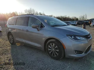 2017 Chrysler Pacifica Touring L with VIN 2C4RC1BG0HR683334, listed as a Copart auction lot 48756915 with 178,239 mi miles and Salvage Title. Bid and sale history available at DreamBid. Image 4.