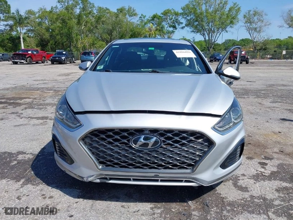 2019 Hyundai Sonata Sport with VIN 5NPE34AF1KH816034, listed as a IAAI auction lot 41886886 with 191,247 mi miles. Bid and sale history available at carsss.com. Image 13.