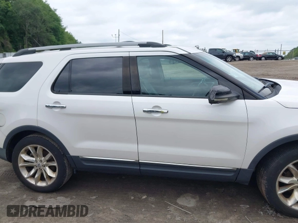 2012 Ford Explorer XLT with VIN 1FMHK8D8XCGA89725, listed as a IAAI auction lot 42632419 with 203,484 mi miles and . Bid and sale history available at DreamBid. Image 13.