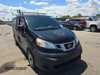 2015 Nissan NV200 SV z VIN 3N6CM0KN6FK711906, wystawiony jako IAAI lot #42514824 z przebiegiem 136 449 mil mil oraz . Historia ofert i sprzedaży dostępna na DreamBid. Obrazek 6.