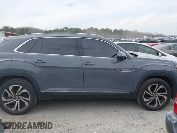 2021 Volkswagen Atlas SEL Premium with VIN 1V2TE2CA7MC207972, listed as a IAAI auction lot 41678429 with 111,486 mi miles and . Bid and sale history available at DreamBid. Image 13.