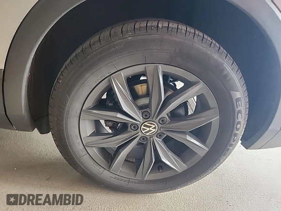 2024 Volkswagen Tiguan SE with VIN 3VV3B7AX5RM084940, listed as a IAAI auction lot 42731231 with 19,747 mi miles and . Bid and sale history available at DreamBid. Image 3.