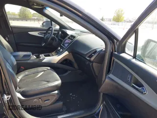 2017 Lincoln MKX Premiere z VIN 2LMPJ6JR9HBL10962, wystawiony jako IAAI lot #42243135 z przebiegiem 94 467 mil mil oraz . Historia ofert i sprzedaży dostępna na DreamBid. Obrazek 5.