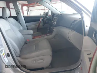 2010 Toyota Highlander Limited with VIN 5TDYK3EH5AS004136, listed as a IAAI auction lot 42520903 with 174,822 mi miles and . Bid and sale history available at DreamBid. Image 5.