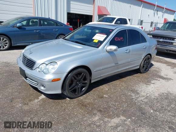 2007 Mercedes-Benz C 280 Luxury z VIN WDBRF92H67F857068, wystawiony jako IAAI lot #42216145 z przebiegiem 183 348 mil mil oraz . Historia ofert i sprzedaży dostępna na DreamBid. Obrazek 2.