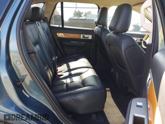 2010 Lincoln MKX z VIN 2LMDJ6JC2ABJ29254, wystawiony jako IAAI lot #42056212 z przebiegiem 98 195 mil mil oraz . Historia ofert i sprzedaży dostępna na DreamBid. Obrazek 8.