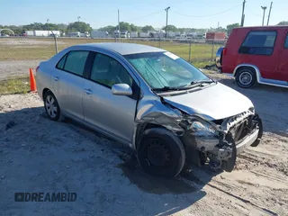 2012 Toyota Yaris z VIN JTDBT4K3XC1419289, wystawiony jako IAAI lot #41833860 z przebiegiem 167 221 mil mil oraz . Historia ofert i sprzedaży dostępna na DreamBid. Obrazek 1.