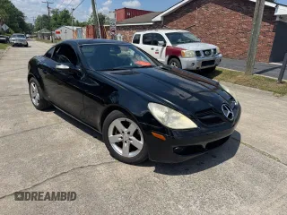 2007 Mercedes-Benz SLK 280 z VIN WDBWK54FX7F139879, wystawiony jako Copart lot #57631725 z przebiegiem 211 138 mil mil oraz Tytuł czysty. Historia ofert i sprzedaży dostępna na DreamBid. Obrazek 1.