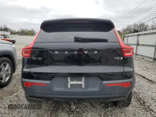 2021 Volvo XC40 R-Design with VIN YV4162UM0M2424488, listed as a Copart auction lot 51258465 with 39,270 mi miles and Salvage Title. Bid and sale history available at carsss.com. Image 6.