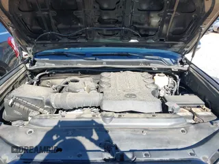 2010 Toyota 4Runner Trail with VIN JTEBU5JR3A5031752, listed as a IAAI auction lot 41774938 with 189,346 mi miles and . Bid and sale history available at DreamBid. Image 10.