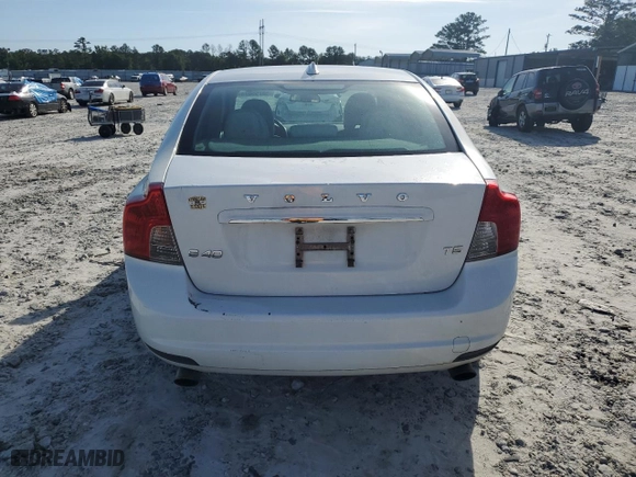 2011 Volvo S40 with VIN YV1672MS9B2539733, listed as a Copart auction lot 58255074 with 147,389 mi miles and Clean Title. Bid and sale history available at carsss.com. Image 6.
