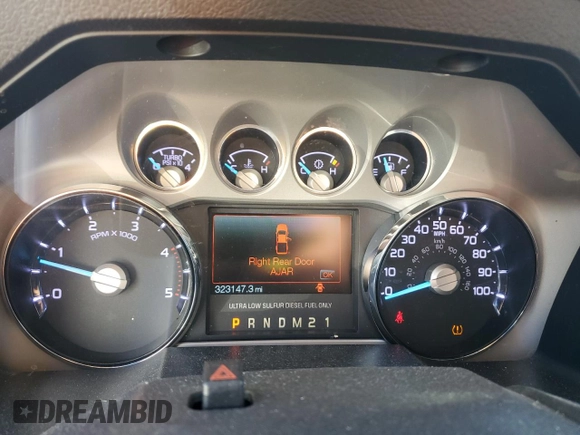 2012 Ford F-250 XL z VIN 1FT7W2BT7CEB60657, wystawiony jako Copart lot #88870585 z przebiegiem 323 147 mil mil oraz Nie do naprawy • Non repairable. Historia ofert i sprzedaży dostępna na DreamBid. Obrazek 9.