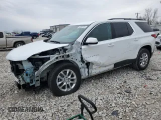 2021 Chevrolet Traverse LT Cloth z VIN 1GNEVGKW3MJ135420, wystawiony jako Copart lot #52288195 z przebiegiem 62 596 mil mil oraz Czysty tytuł • Clean title. Historia ofert i sprzedaży dostępna na DreamBid. Obrazek 1.