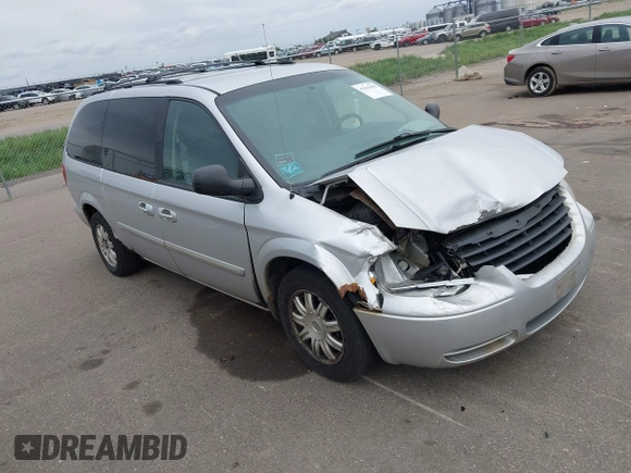 2006 Chrysler Town & Country Touring z VIN 2A4GP54L96R730719, wystawiony jako IAAI lot #42363419 z przebiegiem 186 173 mil mil oraz . Historia ofert i sprzedaży dostępna na DreamBid. Obrazek 1.