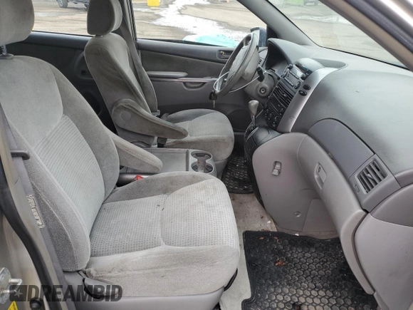 2006 Toyota Sienna with VIN 5TDZA29C76S405887, listed as a Copart auction lot 49289415 with Not Provided miles and Non Repairable. Bid and sale history available at DreamBid. Image 7.