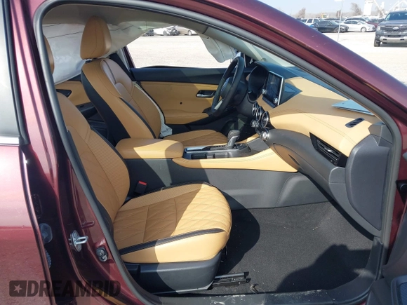 2024 Nissan Sentra SV with VIN 3N1AB8CV8RY255702, listed as a IAAI auction lot 41516627 with 10,986 mi miles. Bid and sale history available at carsss.com. Image 5.