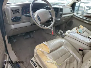2000 Ford Excursion Limited z VIN 1FMNU43S0YED45957, wystawiony jako Copart lot #54367875 z przebiegiem 155 863 mil mil oraz Czysty tytuł • Clean title. Historia ofert i sprzedaży dostępna na DreamBid. Obrazek 8.