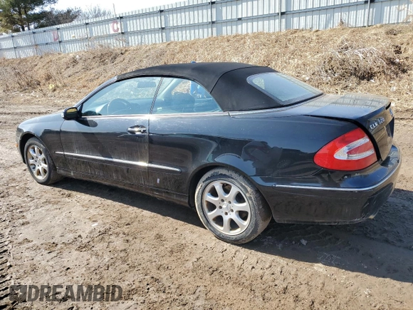 2004 Mercedes-Benz CLK 320 z VIN WDBTK65G84T026722, wystawiony jako Copart lot #47794365 z przebiegiem 115 359 mil mil oraz Tytuł czysty. Historia ofert i sprzedaży dostępna na DreamBid. Obrazek 2.