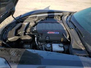 2017 Chevrolet Corvette 2LT z VIN 1G1YD2D79H5120543, wystawiony jako Copart lot #52300175 z przebiegiem 34 812 mil mil oraz Czysty tytuł • Clean title. Historia ofert i sprzedaży dostępna na DreamBid. Obrazek 11.