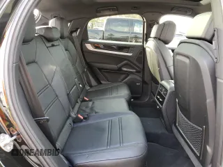 2024 Porsche Cayenne z VIN WP1BA2AY2RDA50764, wystawiony jako Copart lot #44227545 z przebiegiem 21 690 mil mil oraz Szkoda całkowita • Salvage title. Historia ofert i sprzedaży dostępna na DreamBid. Obrazek 11.