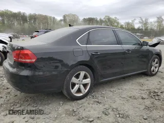 2013 Volkswagen Passat SE z VIN 1VWBP7A37DC137685, wystawiony jako Copart lot #53525235 z przebiegiem 132 971 mil mil oraz Szkoda całkowita • Salvage title. Historia ofert i sprzedaży dostępna na DreamBid. Obrazek 3.