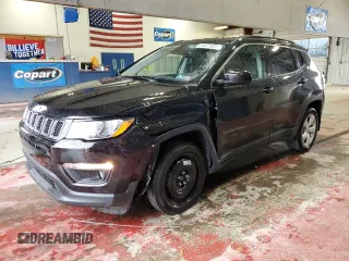 2018 Jeep Compass Latitude z VIN 3C4NJDBB1JT138725, wystawiony jako Copart lot #54827685 z przebiegiem 87 526 mil mil oraz Szkoda całkowita • Salvage title. Historia ofert i sprzedaży dostępna na DreamBid. Obrazek 1.