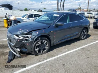 2021 Audi e-tron Sportback S line Premium Plus z VIN WA12AAGE6MB006032, wystawiony jako Copart lot #54515044 z przebiegiem 26 980 mil mil oraz . Historia ofert i sprzedaży dostępna na DreamBid. Obrazek 1.