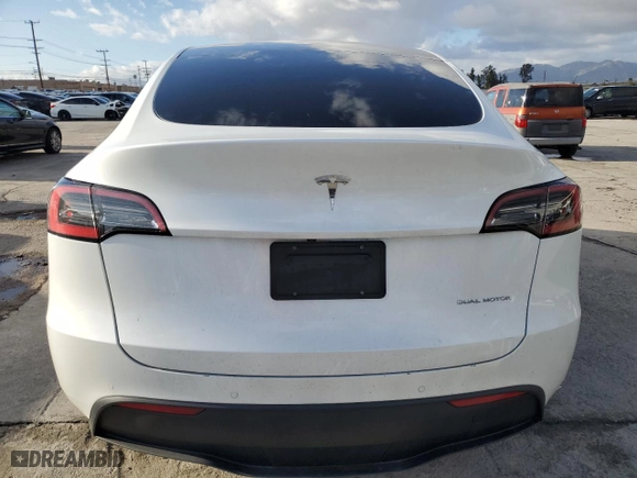 2020 Tesla Model Y Long Range with VIN 5YJYGDEE5LF040347, listed as a Copart auction lot 45598615 with 72,179 mi miles and Salvage Title. Bid and sale history available at carsss.com. Image 6.