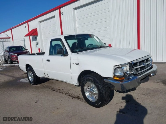 2000 Ford Ranger XL with VIN 1FTYR10V7YTA35140, listed as a IAAI auction lot 41269630 with 127,886 mi miles. Bid and sale history available at carsss.com. Image 1.