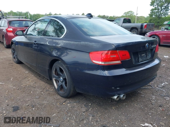 2008 BMW 3 Series 328xi z VIN WBAWC33588PD08899, wystawiony jako IAAI lot #42442016 z przebiegiem 108 563 mil mil oraz . Historia ofert i sprzedaży dostępna na DreamBid. Obrazek 3.