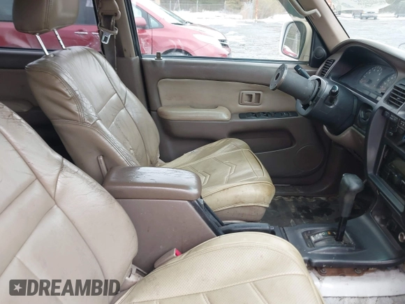 2002 Toyota 4Runner SR5 z VIN JT3GN86R620228645, wystawiony jako IAAI lot #41427161 z przebiegiem Nie podano mil oraz . Historia ofert i sprzedaży dostępna na DreamBid. Obrazek 5.
