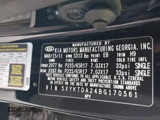 2011 Kia Sorento LX with VIN 5XYKTDA24BG170561, listed as a IAAI auction lot 42011756 with 211,833 mi miles. Bid and sale history available at carsss.com. Image 9.
