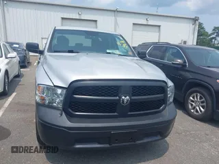 2018 Ram 1500 Tradesman с VIN 1C6RR7FM1JS238310, выставлен на аукционе IAAI как лот 42494212 с пробегом 73 413 миль миль и . История ставок и продаж доступна на DreamBid. Изображение 6.