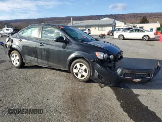 2015 Chevrolet Sonic LS z VIN 1G1JA5SG9F4128675, wystawiony jako Copart lot #88604995 z przebiegiem 124 289 mil mil oraz Szkoda całkowita • Salvage title. Historia ofert i sprzedaży dostępna na DreamBid. Obrazek 4.