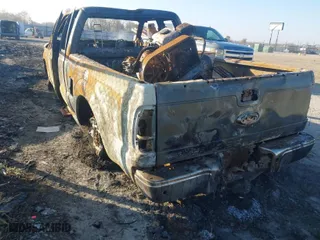 2015 Ford Super Duty F-250 SRW XLT with VIN 1FT7X2B61FEB11921, listed as a IAAI auction lot 40800033 with 1 mi miles. Bid and sale history available at carsss.com. Image 3.
