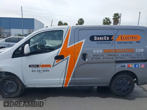 2015 Nissan NV200 SV with VIN 3N6CM0KN8FK727671, listed as a IAAI auction lot 41727194 with 165,776 mi miles. Bid and sale history available at carsss.com. Image 15.