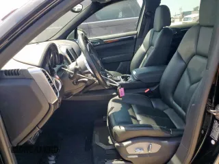 2015 Porsche Cayenne Diesel с VIN WP1AF2A20FLA31124, выставлен на аукционе Copart как лот 52011865 с пробегом 152 633 миль миль и Списание • Salvage title. История ставок и продаж доступна на DreamBid. Изображение 7.