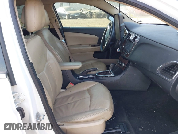 2013 Chrysler 200 Limited with VIN 1C3CCBCG9DN504407, listed as a IAAI auction lot 41790307 with 152,461 mi miles. Bid and sale history available at carsss.com. Image 5.