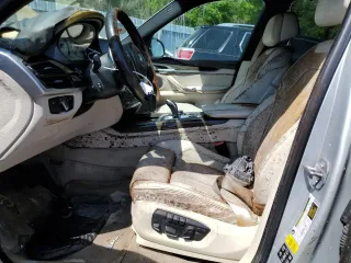 2016 BMW X5 xDrive35i with VIN 5UXKR0C5XG0P19819, listed as a Copart auction lot 49900575 with 0 mi miles and Clean Title. Bid and sale history available at carsss.com. Image 7.