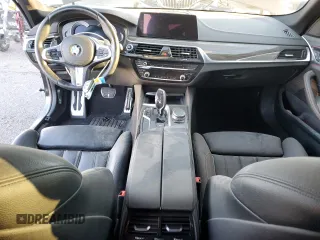 2018 BMW 5 Series 530e z VIN WBAJA9C58JB249470, wystawiony jako Copart lot #46319335 z przebiegiem 28 000 mil mil oraz Szkoda całkowita • Salvage title. Historia ofert i sprzedaży dostępna na DreamBid. Obrazek 8.