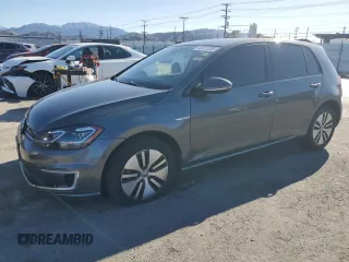 2019 Volkswagen Golf SEL Premium z VIN WVWPR7AU9KW907568, wystawiony jako Copart lot #48377725 z przebiegiem 66 920 mil mil oraz Czysty tytuł • Clean title. Historia ofert i sprzedaży dostępna na DreamBid. Obrazek 1.